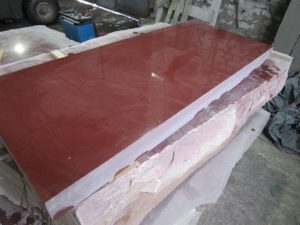 малиновый кварцит плита