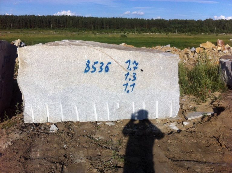 блок гранита